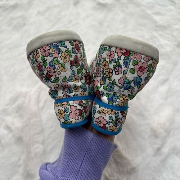 Johnnie B. Mini Boden Floral Canvas High Top Sneakers Colorful Spring size 40 - Picture 5 of 12